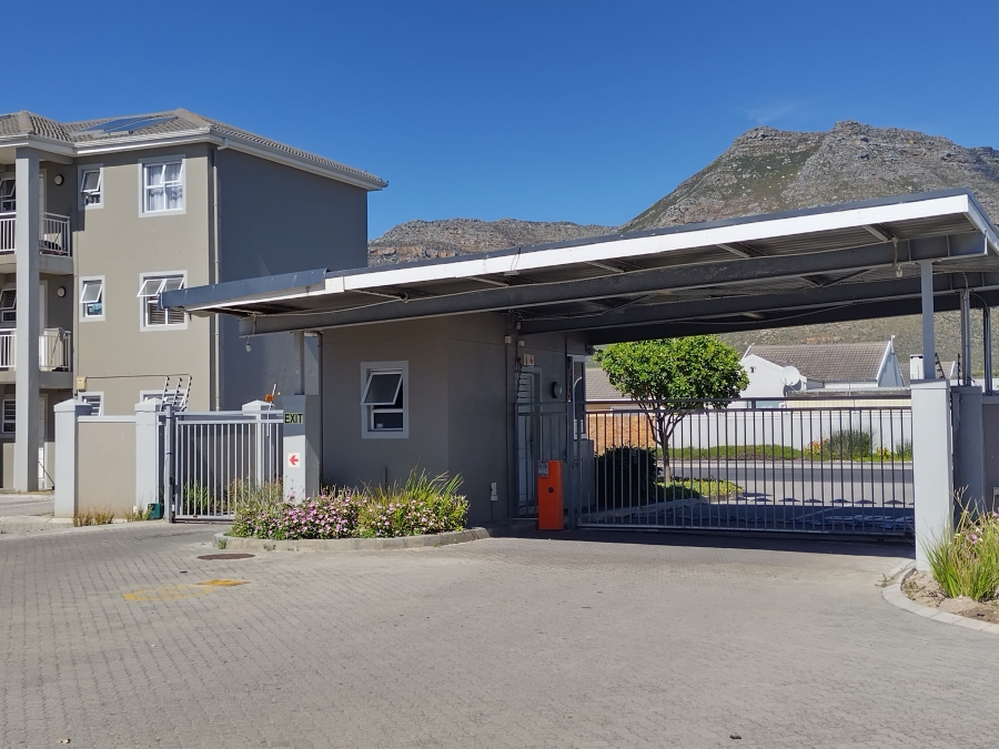 2 Bedroom Property for Sale in Muizenberg Western Cape